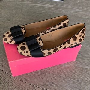 NWT, Isaac mizragi, Leopard Print Women's Flats with Black Bow, 9.5M